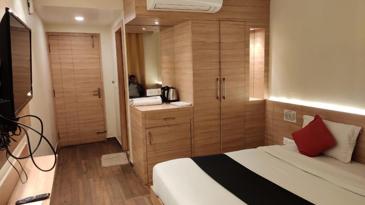 Poseidon Hotel 2*